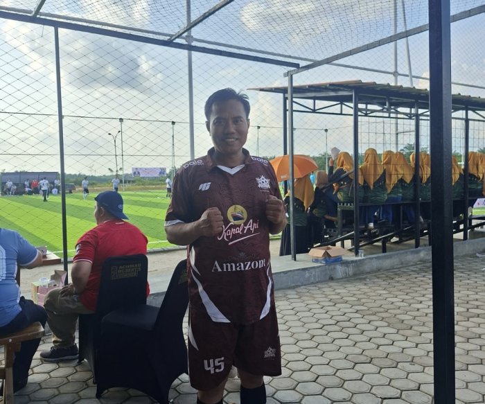 Kepala MIN 1 Bungo Ikut Serta Lomba Mini Soccer Kelas Pejabat Kemenag Meriahkan HAB Kemenag Provinsi Jambi