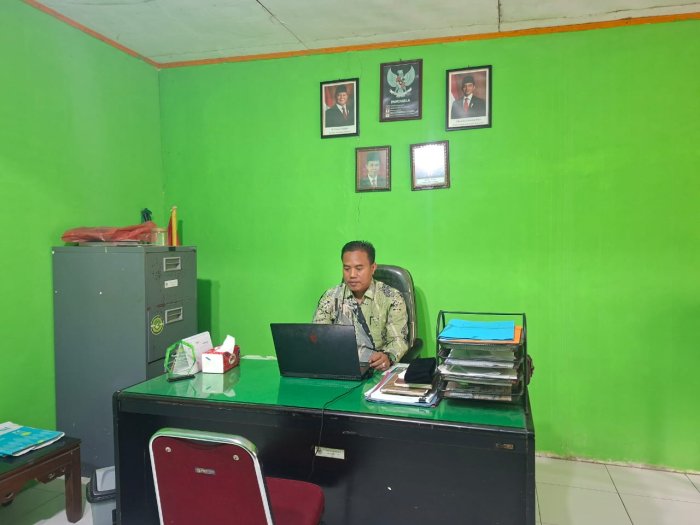 Kepala MIN 1 Bungo Ikuti Sosialisasi Pembinaan Kepegawaian Secara Virtual