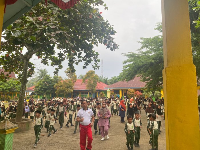 Gerakkan Tubuh, Sehatkan Jiwa: MIN 1 Bungo Laksanakan Senam Sehat Madrasah
