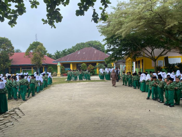 MIN 1 Bungo Awali Hari dengan Apel Pagi dan Pembacaan Surah-Surah Pendek untuk Menumbuhkan Nilai Religius Siswa