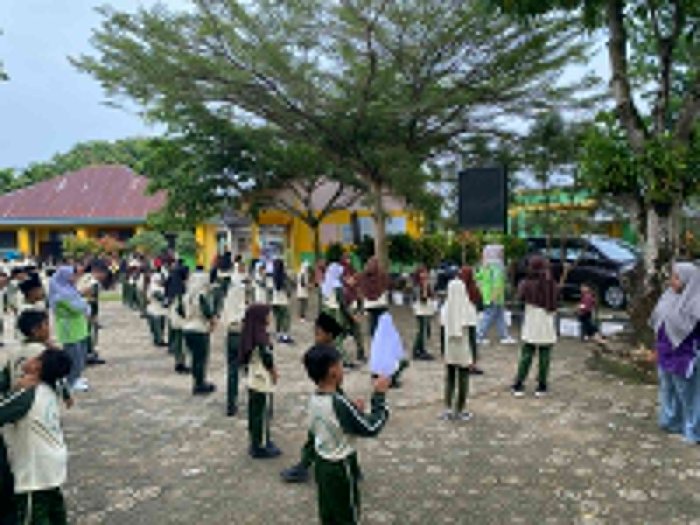 Semangat Sehat di Akhir Pekan: MIN 1 Bungo Gelar Senam Pagi Penuh Keceriaan