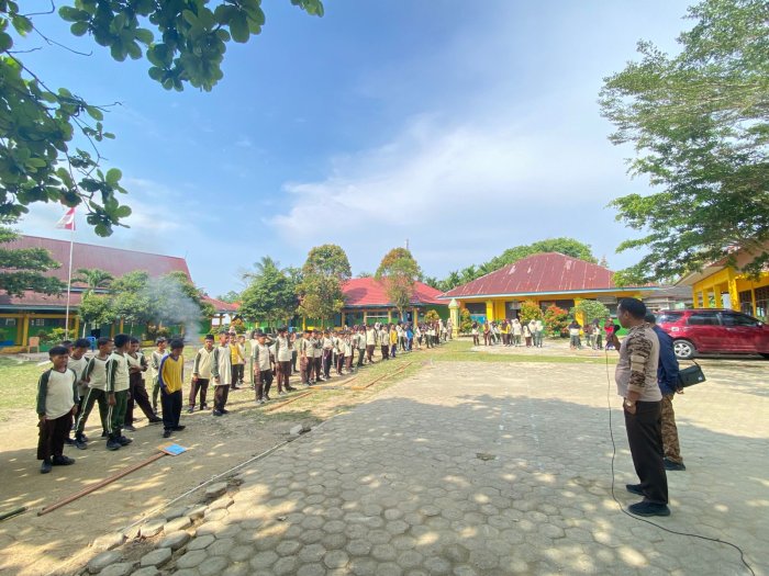 Sebelum Hiking, Kepala MIN 1 Bungo A. Abrori, S.Pd.I Berikan Arahan Penuh Motivasi kepada Peserta PERSAMI