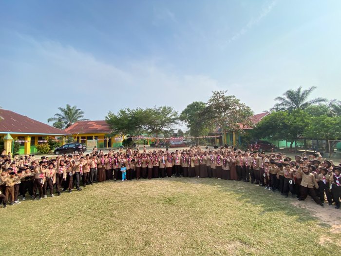 Semarak Hari Pramuka ke-65, MIN 1 Bungo Gelar Upacara dan Tanamkan Semangat Kepramukaan