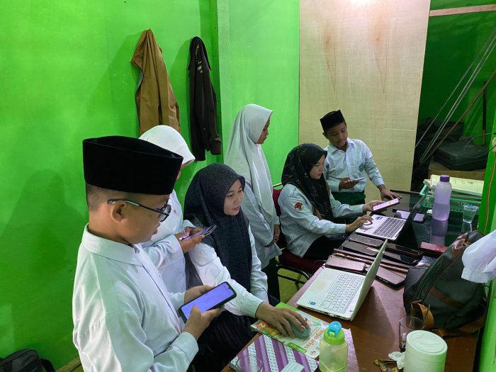 Cetak Generasi Kompeten, MIN 1 Bungo Gelar Pelatihan Alef Bahasa Inggris dan Arab
