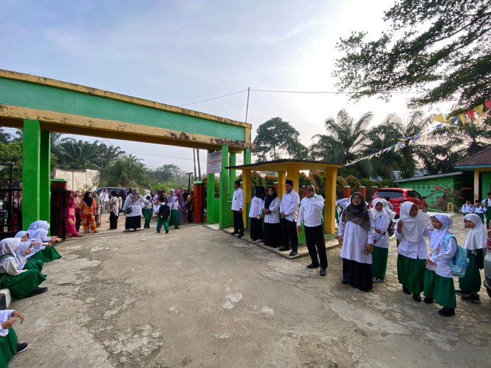 Budaya 5S dan Kurikulum Berbasis Cinta Menjadi Tradisi Pagi di MIN 1 Bungo Budaya 5S dan Kurikulum Berbasis Cinta Menjadi Tradisi Pagi di MIN 1 Bungo