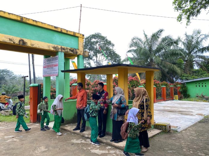 Apel Pagi MIN 1 Bungo, Tanamkan Disiplin Sejak Dini
