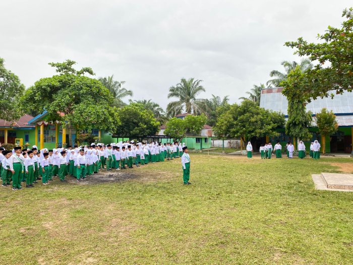 Disiplin Tanpa Batas! Usai Perkemahan, Siswa MIN 1 Bungo Tunjukkan Jiwa Nasionalisme Lewat Upacara Bendera