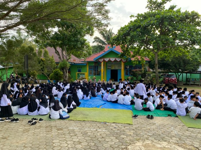 MIN 1 Bungo Gelar Rutinitas Yasinan Awal Bulan Bersama Siswa dan Guru