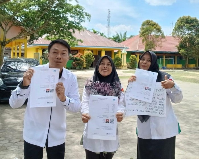 Tiga Guru MIN 1 Bungo Sukses Tuntaskan PPG: Wujud Dedikasi Menuju Guru Profesional