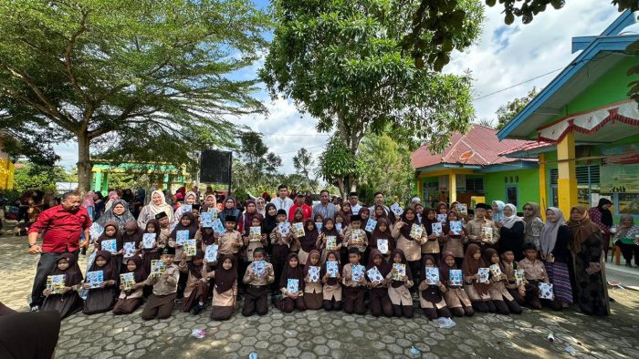 Momen Refleksi dan Silaturahmi: MIN 1 Bungo Gelar Pembagian Rapor Semester Ganjil