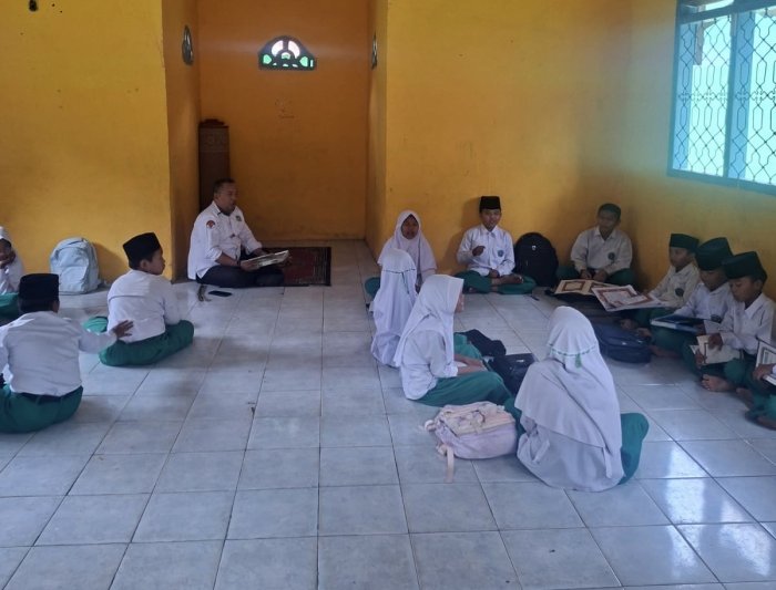 MIN 1 Bungo Hidupkan Ramadan dengan Cahaya Al-Quran, Tadarus Jamaah Semarakkan Mushola Madrasah