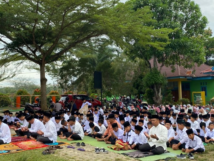 Perkuat Keimanan dan Kebersamaan, MIN 1 Bungo Laksanakan Yasinan Rutin Setiap Jumat