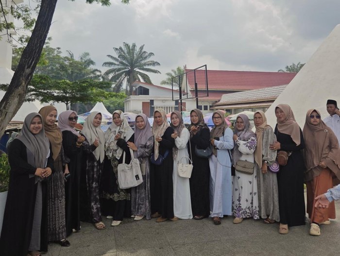 Kepala MIN 1 Bungo Bersama Guru Hadiri Peringatan Isra Mikraj Pemkab Bungo di Masjid Agung Al Mubarak