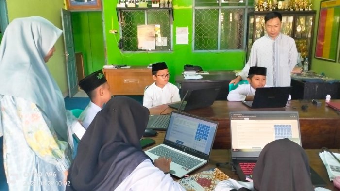 MIN 1 Bungo Sabet 11 Medali pada Ajang Islamic Science Olympiad (ISO) Jambi 2025
