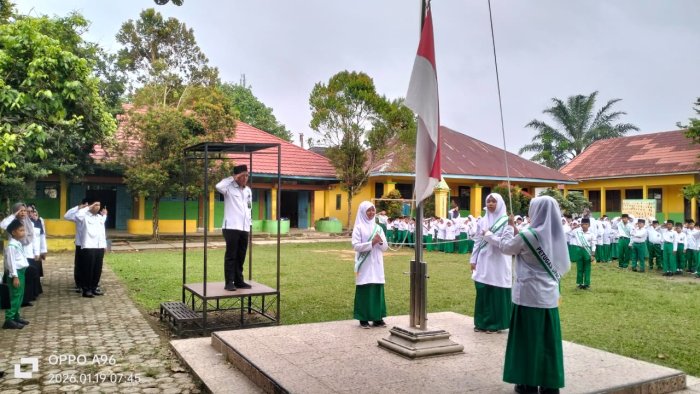 Kepala Madrasah Tekankan Pentingnya Mencintai Lingkungan !