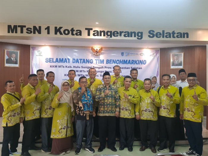 Kepala MIN 1 Bungo Bersama Seluruh Kepala Madrasah Kabupaten Bungo Lakukan Studi Tiru ke MTsN 1 Tangerang Selatan