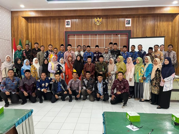 Tingkatkan Profesionalitas Publikasi, Tim Humas MIN 1 Bungo Ikuti Pembinaan Kontributor di Kemenag Bungo