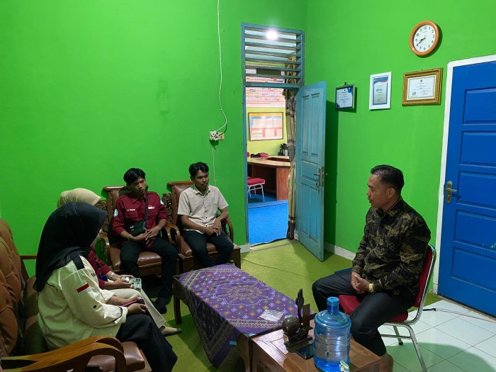 Mahasiswa PPLK MIN 1 Bungo Konsultasi dengan Kepala Madrasah, Matangkan Persiapan Persami