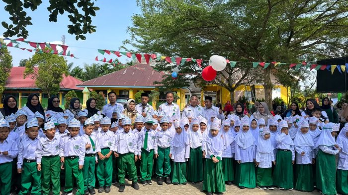 Pembukaan MATAMUDA MIN 1 Bungo Berlangsung Meriah, Ice Breaking Seru Bangkitkan Semangat Murid Baru Pembukaan MATAMUDA MIN 1 Bungo Berlangsung Meriah, Ice Breaking Seru Bangkitkan Semangat Murid Baru