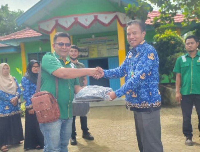 BMM Salurkan Bantuan Peralatan Sekolah untuk Siswa MIN 1 Bungo