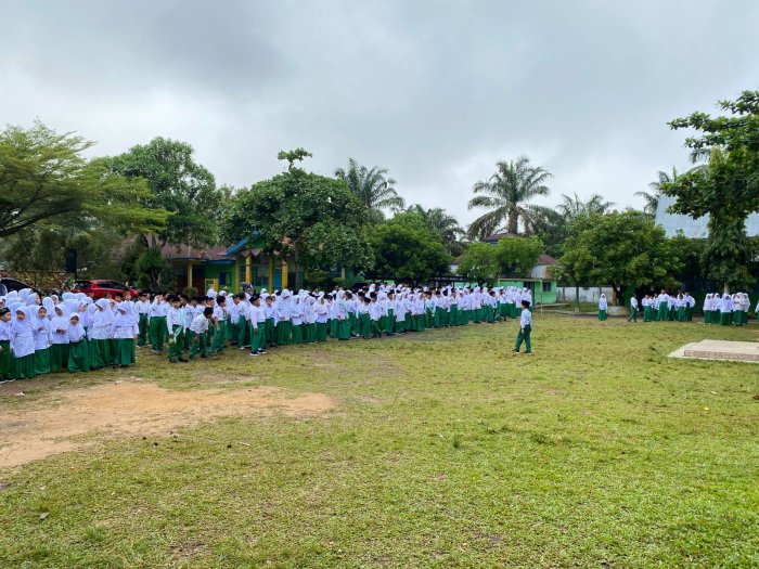 Upacara Bendera MIN 1 Bungo Berjalan Khidmat, Pak Fauza, S.Pd.I Bertindak sebagai Pembina