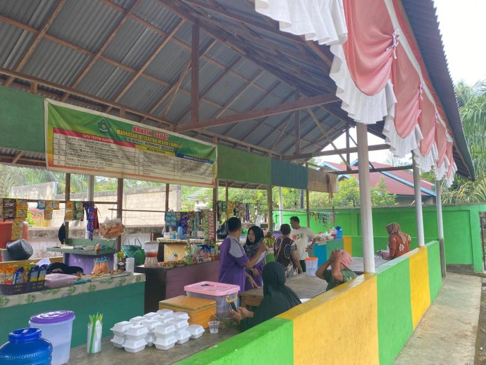 Tim Majelis Guru MIN 1 Bungo Lakukan Sidak ke Kantin demi Wujudkan Lingkungan Makan yang Sehat