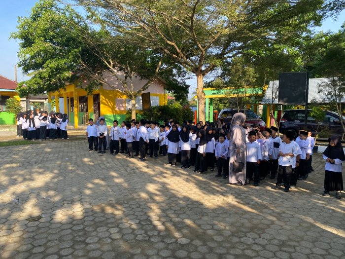 Tumbuhkan Karakter Religius, MIN 1 Bungo Laksanakan Apel Pagi Bernuansa Islami